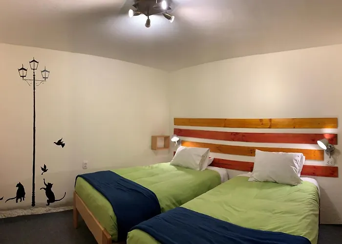 Hostal Gaia House *